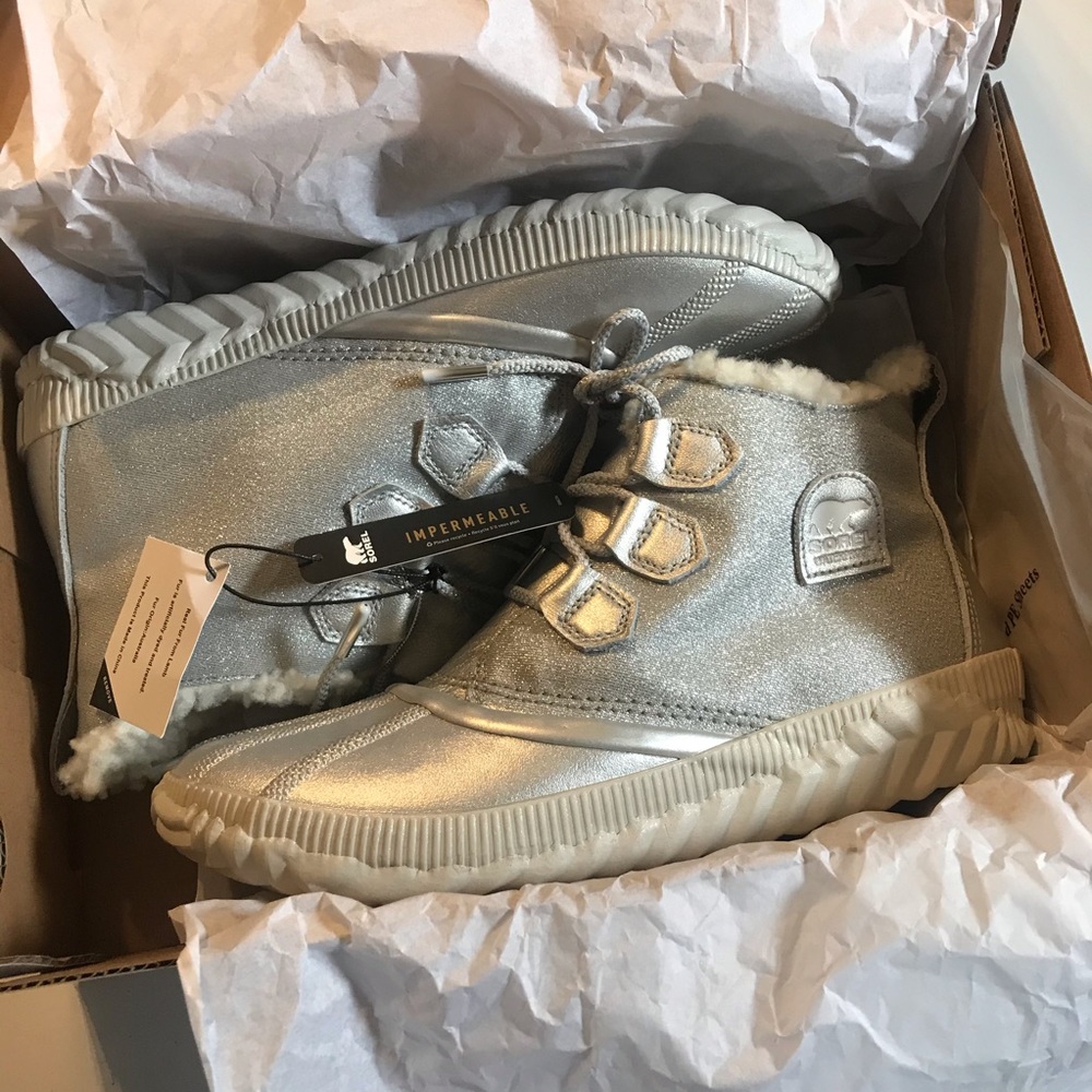 Disney X Sorel- Out N About plus Frozen